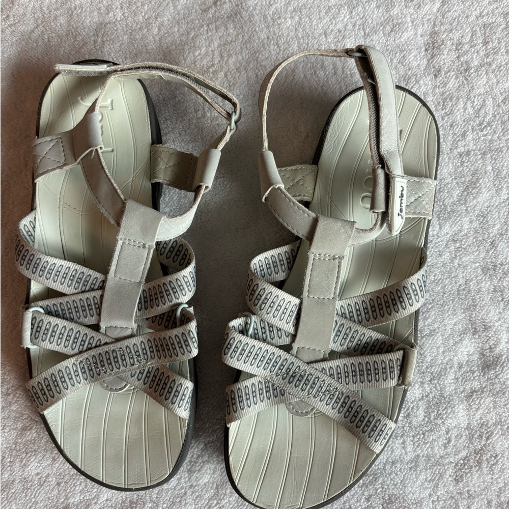 Jambu Grey Sandals - size 6